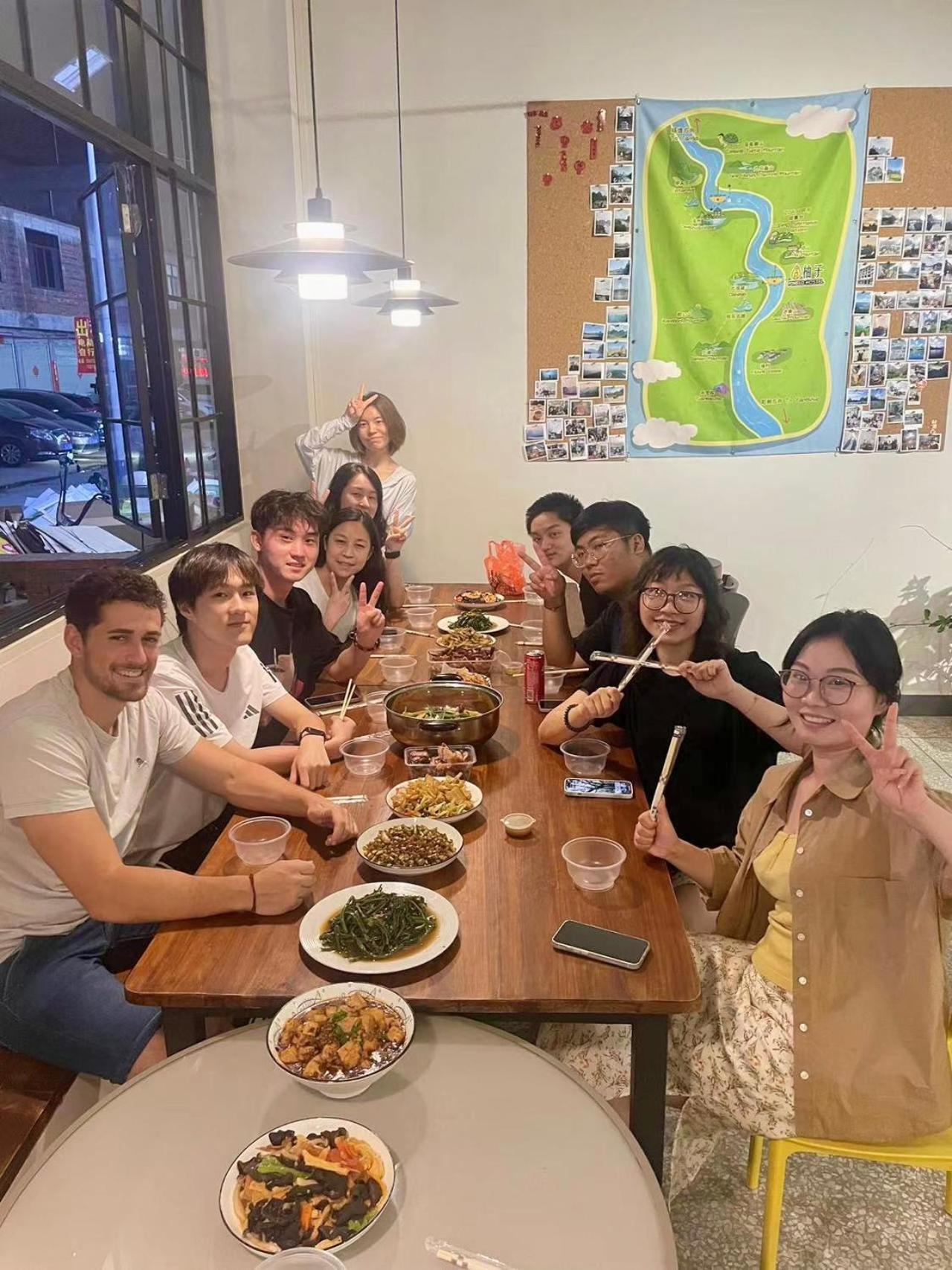 Pomelo Hostel Xingping Янгшуо Екстериор снимка